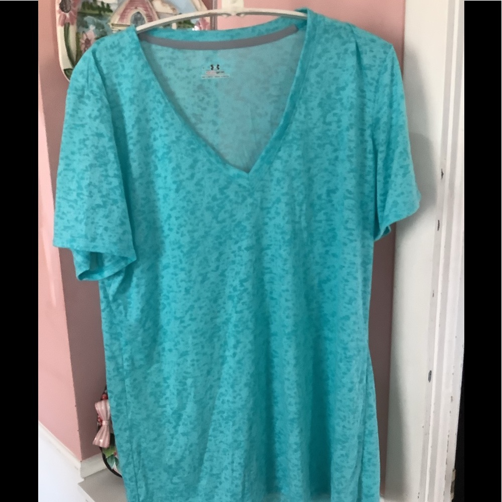 Under Armour Here Ladies extra large aqua top